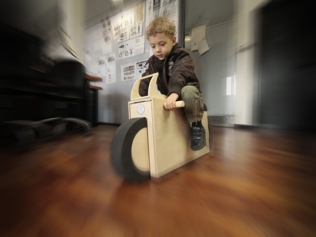 via in piega con il prototipo della Special