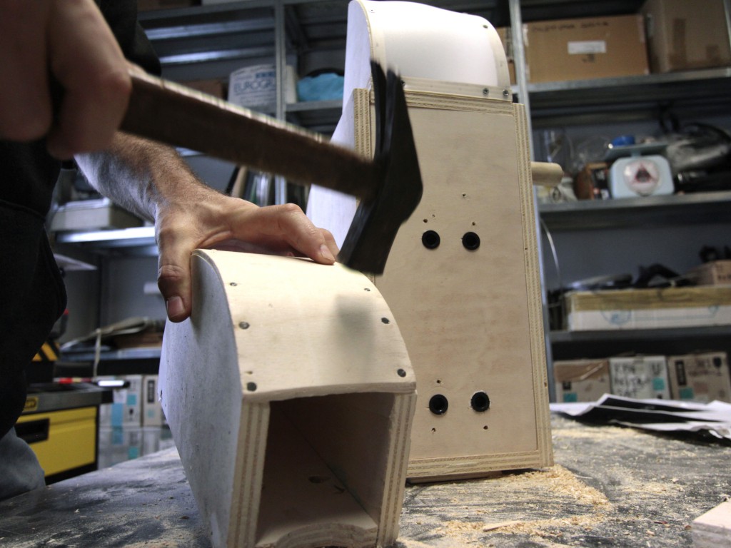 certo che piantare dei chiodi in una ruota...?