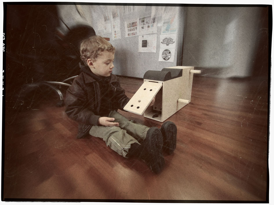 questo sportello chiuso da un magnete a pressione a cosa serve? pare ci sia qualcosa dietro